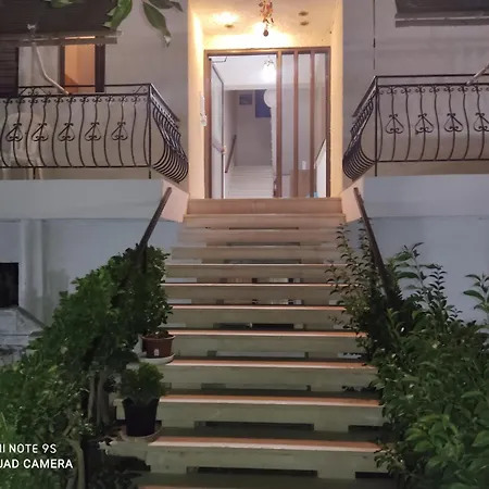 Apartment Rousetis *